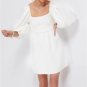 Tuckernuck
White Annie Smocked Dress size Medium